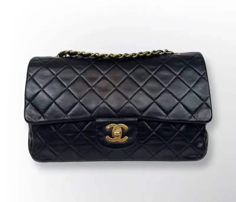 Chanel, sac Classique 25 à proximité de Nice 