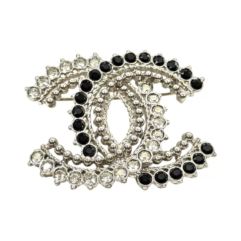 Chanel broche 
