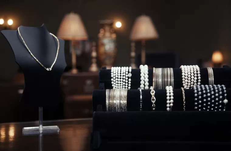 Marques de joaillerie de luxe accessibles financièrement à Nice, Nice, LUXURY AND PRIM