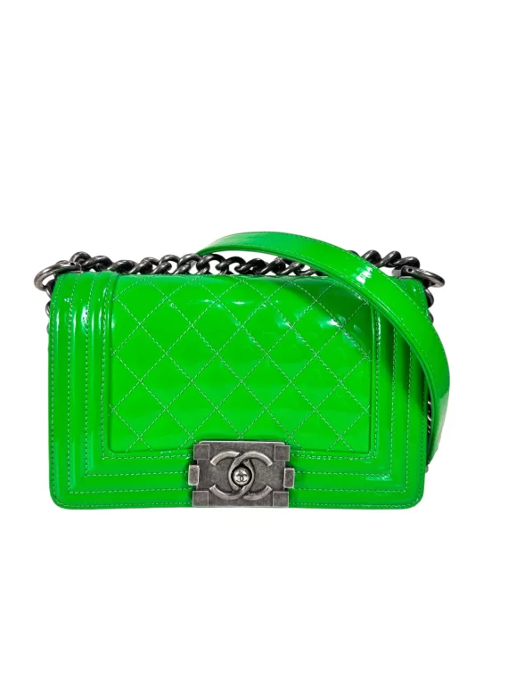 Chanel, Sac Boy vert menthe cuir vernis, dépôt vente seconde main de luxe expertisé et authentifié Monaco