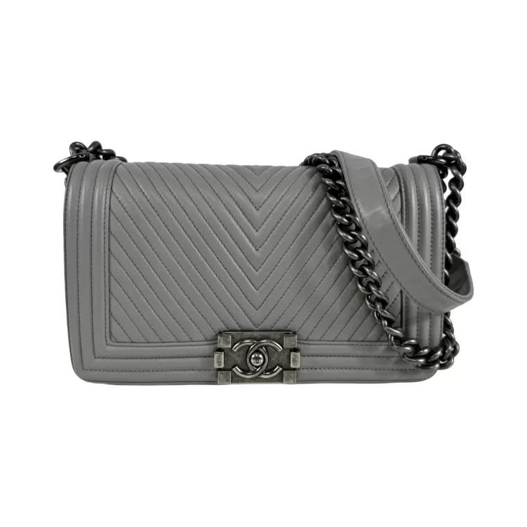 Chanel, sac "boy" cuir agneau gris seconde main dépôt vente Cannes