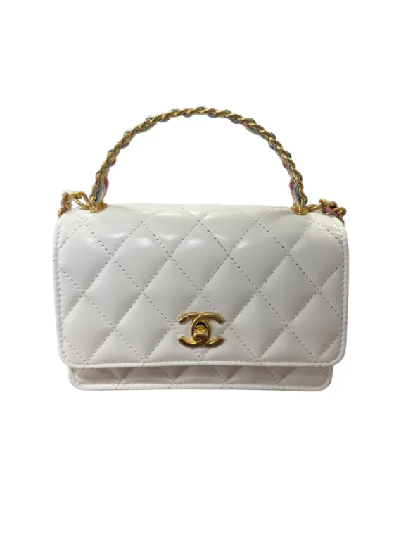 Chanel, sac en cuir matelassé blanc dépôt vente luxe maroquinerie proche de Nice Luxury&Prim